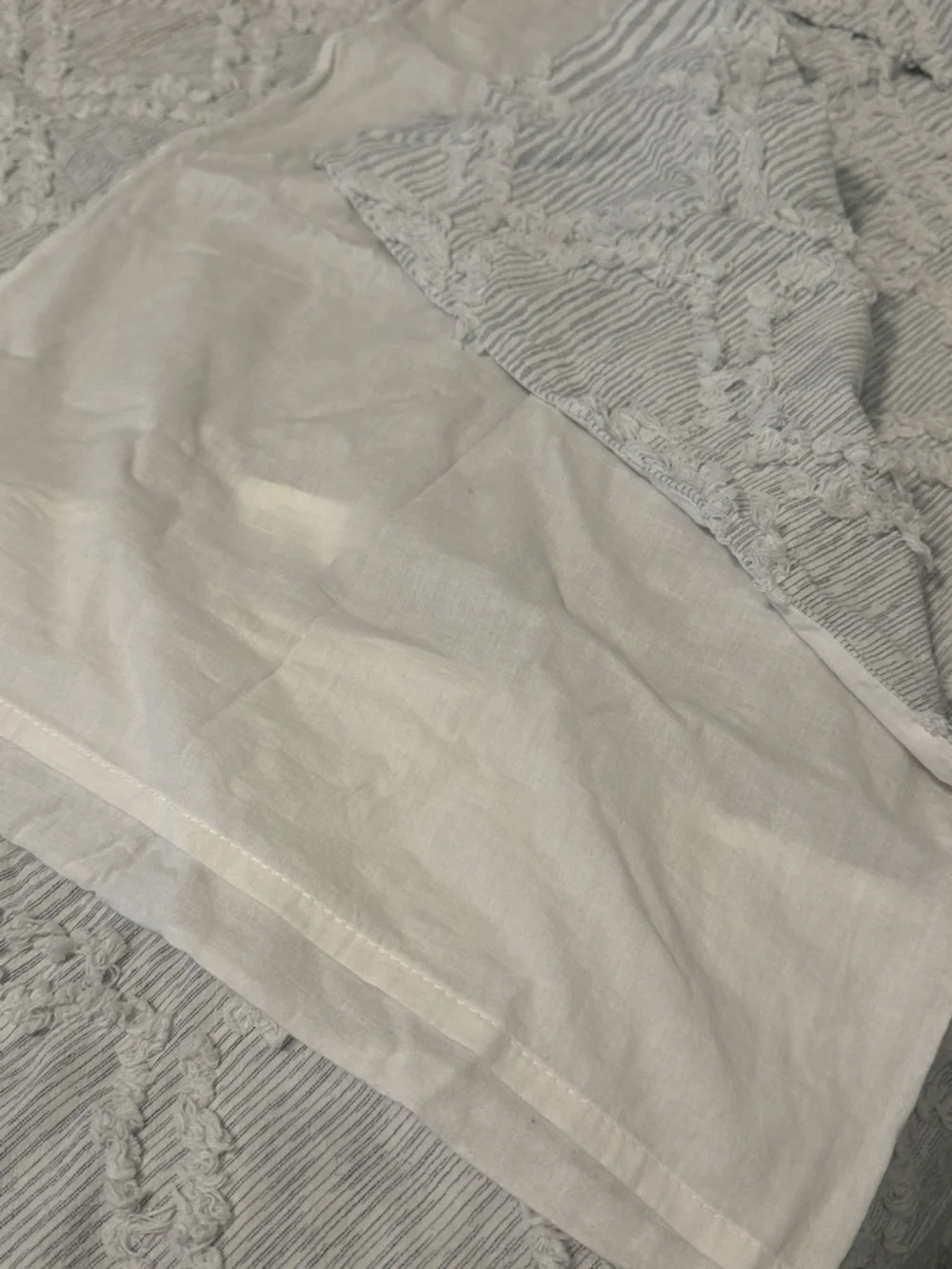 Textured Diamond Chenille Bedspread Set in Light Gray
